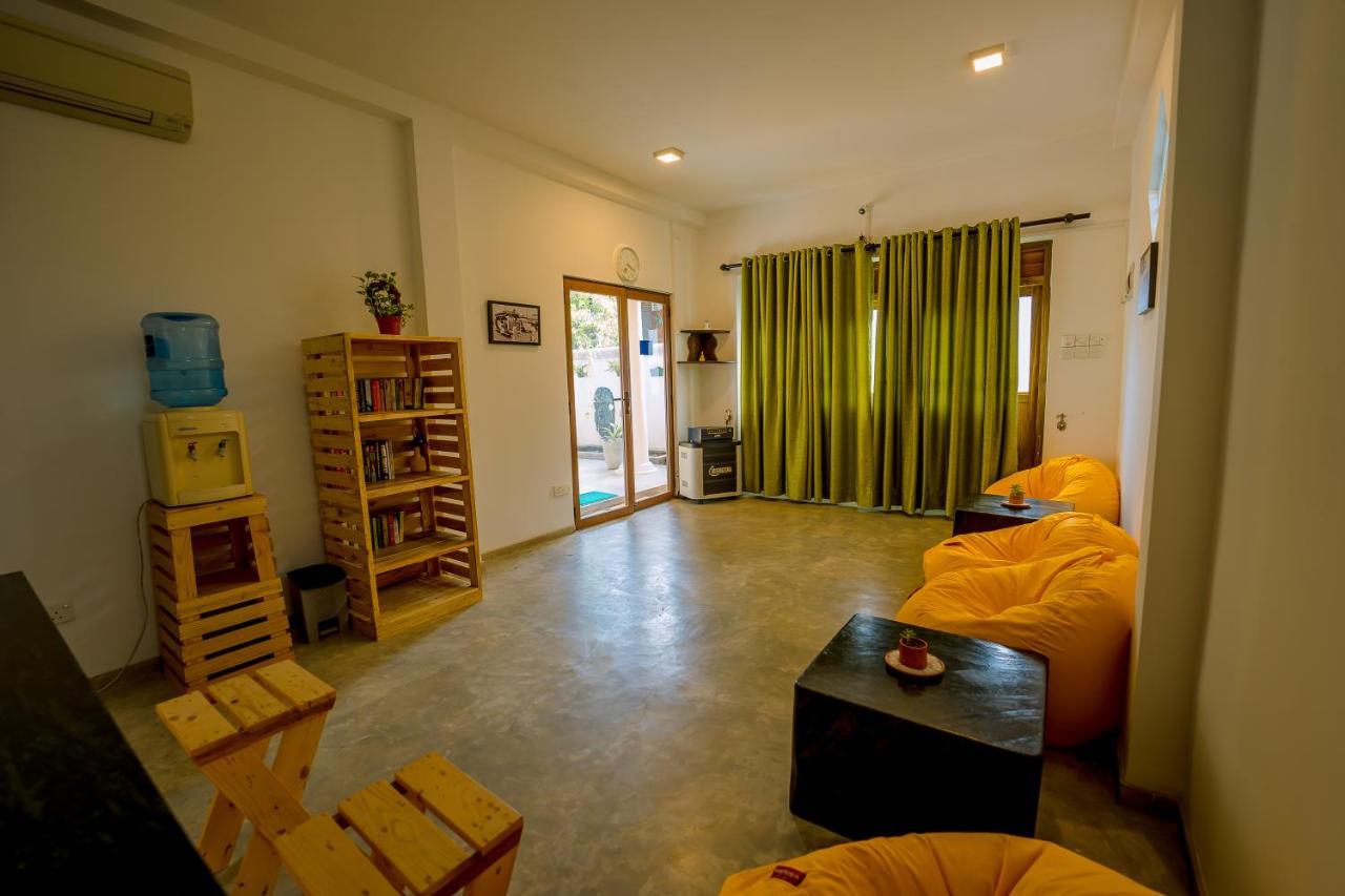 Sixth Sense Hostel Unawatuna Exterior photo