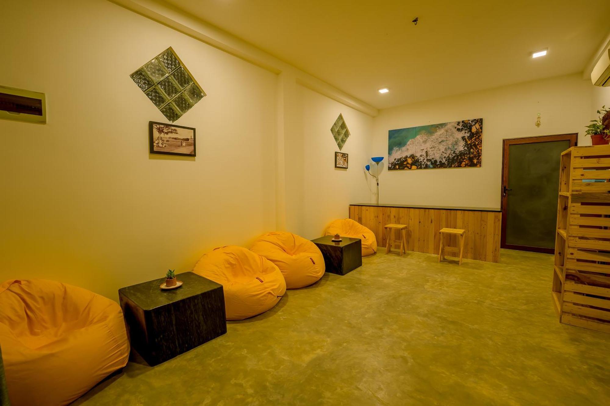 Sixth Sense Hostel Unawatuna Exterior photo